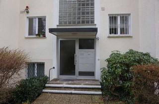 Wohnung kaufen in 76530 Innenstadt, Sanierungsbedürftige 2 Zi. Wohnung im Souterrain zu verkaufen !