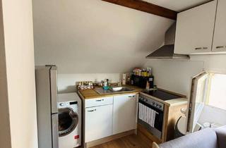 Wohnung mieten in Salamanderstraße 19, 73035 Göppingen, Gemütliche Dachgeschosswohnung für Ehepaar oder Studenten mit Parkplatz zu vermieten.