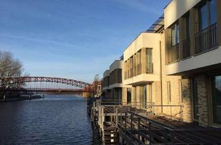 Haus mieten in Humboldtinsel 55, 13507 Tegel, Die Füße im Wasser - DHH mit eigenem Bootsanleger