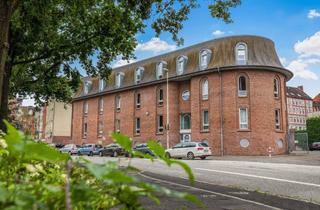 Anlageobjekt in 24114 Südfriedhof, Architektur trifft Ertrag: Repräsentatives Geschäftshaus in Kiel