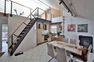 Wohnung kaufen in 76684 Östringen, Maisonette-Flair mit grüner Aussicht: Helle 3-Zimmer-DG-Wohnung mit Terrasse und Pkw-Stellplatz
