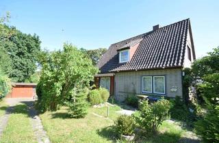 Einfamilienhaus kaufen in 23669 Timmendorfer Strand, Einfamilienhaus auf großem Grundstück sucht Ihre Aufmerksamkeit
