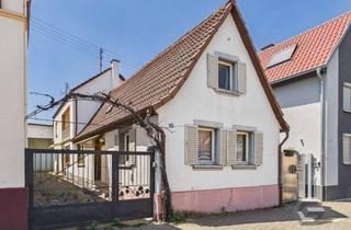 Einfamilienhaus kaufen in 76879 Hochstadt, Einfamilienhaus mit Scheune, Nebengebäude und großem Garten