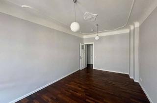 Wohnung kaufen in Cotheniusstraße, 10407 Prenzlauer Berg, Bezugsfrei in Prenzlauer Berg: Balkon, Stuck, Parkett & Fernblick