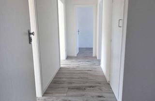 Wohnung mieten in 30853 Langenhagen, Erstbezug nach Sanierung: Neues Zuhause mit drei Zimmern und Balkon in Langenhagen