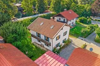 Haus kaufen in Tulpenweg, 83112 Frasdorf, Viel Platz & Potenzial in Frasdorf: Zweifamilienhaus auf 718 m² Grund mit 3 Garagen