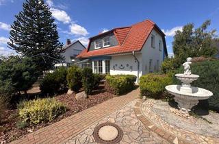 Einfamilienhaus kaufen in Schöppenstedter Stieg, 38302 Wolfenbüttel, Einfamilienhaus mit Pool und zwei Garagen
