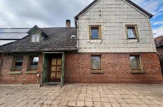 Haus kaufen in 39393 Hötensleben, Hötensleben - Stark sanierungsbedürftiges Wohnhaus mit großem Grundstück