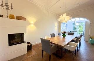 Wohnung kaufen in 28209 Bürgerpark, Wachmannstraßenquartier / Außergewöhnliche Altbau-Maisonette mit Garten