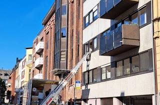 Wohnung kaufen in Albertusstr. 44, 41061 Mönchengladbach, Gründerzeitviertel: 202 m² plus Einliegerwohnung 61 m² plus zwei Garagen