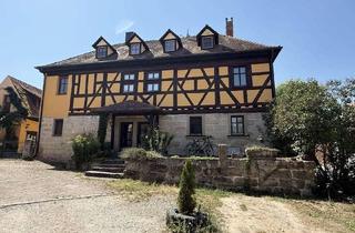 Wohnung mieten in 91486 Uehlfeld, Top modernisierte Dachgeschosswohnung im Herrenhaus mit großer Terrasse im EG