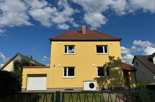Haus mieten in 15370 Petershagen, Ab 01.10.26, Zweitbezug nach Sanierung – Einfamilienhaus mit großem Garten, A+, PV & Wärmepumpe
