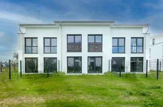 Anlageobjekt in Walter-Gleitz-Ring 11a, 31157 Sarstedt, Kapitalanlage mit Zukunft – Vermietetes KfW-40-Effizienzhaus in Sarstedt Neubau | Sofortige Miete