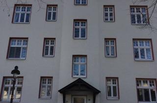 Wohnung kaufen in 45127 Südviertel, Nur für Kapitalanleger: sehr gut vermietete 3-Zimmer-Dachgeschosswohnung in Essen-Südviertel