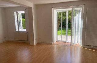 Wohnung mieten in 37073 Göttingen, Ruhige 2,5 Zi-Altbau- Whg. mit Terrasse im Zentrum