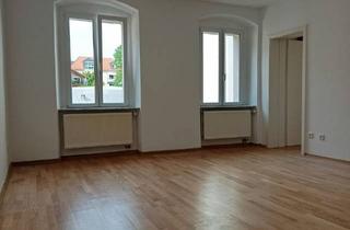 Wohnung mieten in 93047 Regensburg, Regensburg - Helle ruhige 2 Zimmer Altbauwohnung generalsaniert