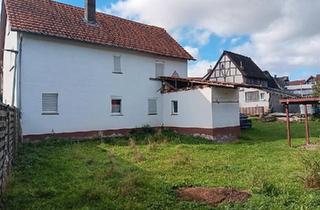 Einfamilienhaus kaufen in 36214 Nentershausen, Nentershausen - Freistehendes Einfamilienhaus mit Grundstück und Carport in Sueß