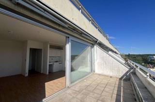 Wohnung kaufen in Alt-Pichelsdorf 33A, 13595 Spandau (Spandau), Wunderbarer Wasserblick von der Südwest-Terrasse eines 1-Zimmer-Apartment in den Havelterrassen.