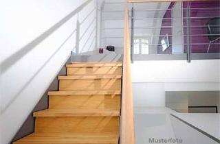 Wohnung kaufen in Johannesstraße. xx, 75328 Schömberg, Heimkommen und wohlfühlen! Maisonettewohnung, Balkon, Pkw-Stellplätze und Gartenanteil