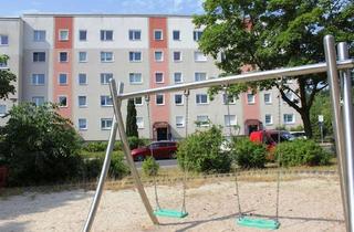 Wohnung mieten in Albert-Schweitzer-Ring 29, 02943 Weißwasser, Zwei-Raum-Wohnung mit Balkon und Aufzug