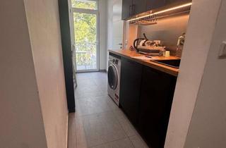 Wohnung mieten in Grobestraße, 90429 Muggenhof, Als Wohngemeinschaft geeignet! 3-Zimmer-Wohnung mit Balkon & Einbauküche