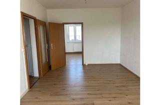 Wohnung mieten in Altenburger Straße 10C, 09337 Callenberg, SÜßE 2 RAUM-WOHNUNG ZUM VERLIEBEN MIT BALKON UND SUPER AUSBLICK