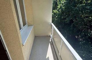 Wohnung mieten in Schrodaer Str. 18, 16761 Hennigsdorf, wohnen im Grünen, Erdgeschoss, 2-Zi.-Wohnung+ EBK+ Balkon, 48,90 m², Grünblick, Hennigsdorf