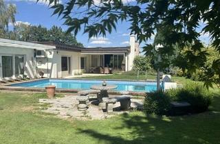 Haus kaufen in 75173 Südweststadt, Exklusives Anwesen mit Pool, Einliegerwohnung und großzügiger Garage