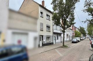 Haus kaufen in 66763 Dillingen, Sanierungsbedürftiges Ein- bis Zweifamilienhaus mit viel Potenzial