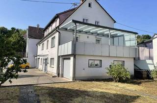 Haus kaufen in 72631 Aichtal, 3 Garagen und viel Platz vor dem Haus - Großes EFH mit Garten und Potential- Ideal für Handwerker!