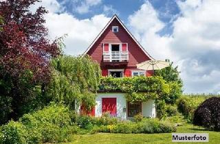 Einfamilienhaus kaufen in Bahnhofstraße. xx, 35649 Bischoffen, Ihr neues Zuhause: Freistehendes Einfamilienhaus mit Garage und Stellplatz