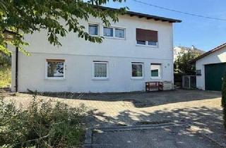 Einfamilienhaus kaufen in 88299 Leutkirch, Einfamilienhaus mit Einliegerwohnung, Doppelgarage u. Holzlagerschuppen in Teilort von Leutkirch!
