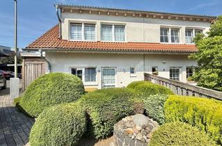 Doppelhaushälfte kaufen in 51503 Rösrath, Attraktive Doppelhaushälfte mit Terrasse, Sauna und modernisierter Heizungsanlage in Rösrath