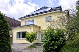 Anlageobjekt in 22459 Hamburg, Charmantes Zweifamilienhaus in Schnelsen – Zwei vermietete Einheiten mit langfristigem Potenzial