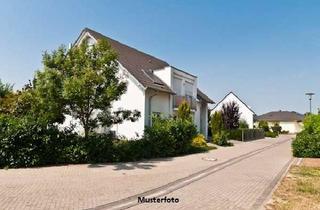Anlageobjekt in Schulstr. xx, 41849 Wassenberg, 2-Familienhaus nebst Garage und Garten