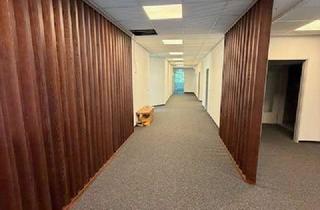 Büro zu mieten in Landshuter Straße 20, 85716 Unterschleißheim, Großzügige Büro- und Praxisfläche im 2. Stock in Unterschleißheim