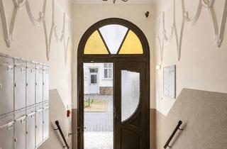 Wohnung kaufen in 13409 Reinickendorf, Charmante Altbauwohnung als solide Kapitalanlage in Berlin-Reinickendorf