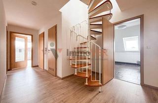 Wohnung mieten in 28816 Stuhr, Maisonette über zwei Ebenen: 3,5 Zimmer, Südbalkon und Spitzboden in Stuhr-Brinkum