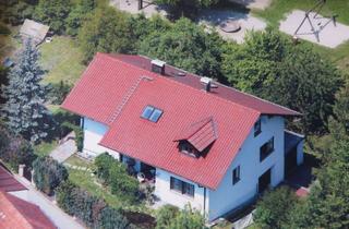 Haus kaufen in Am Doppl, 84149 Velden, Zweifamilienhaus mit Terrasse, 2 Garagen, 1113 qm Grund Am Doppl 2, 84149 Velden, Hanglage