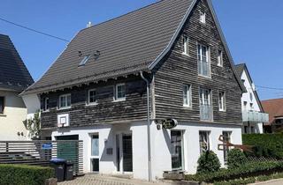 Einfamilienhaus kaufen in Gärtringer Straße, 75392 Deckenpfronn, Wohnen mit Charakter: Großzügiges Einfamilienhaus mit Gewerbeeinheit in Deckenpfronn