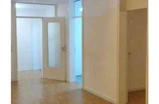 Wohnung kaufen in 73529 Schwäbisch Gmünd, Geräumige, lichtdurchflutete 2-Zimmer-Wohnung mit Balkon, tollem Ausblick und Stellplatz
