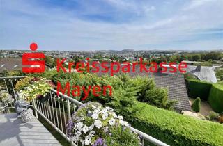 Wohnung kaufen in 56727 Mayen, Vermietete DG-Wohnung in schöner Aussichtslage mit Balkon und Stellplätzen