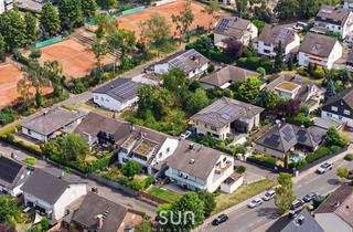 Wohnung kaufen in 65239 Hochheim, NATURNAH IN BESTLAGE HOCHHEIM – 4 Zi.-DG-Wohnung mit Südbalkon, Klimaanlage und Garten
