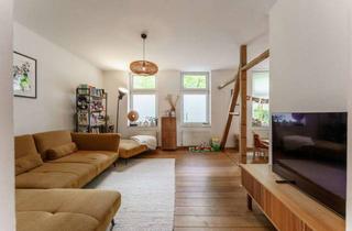 Wohnung kaufen in 45131 Rüttenscheid, Traumhafte 3-Zimmer-Altbauwohnung in begehrter Lage von Essen-Rüttenscheid