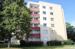 Wohnung mieten in Karl-Liebknecht-Str. 37, 02943 Weißwasser, Große Drei-Raum-Wohnung mit Balkon, geräumige Küche mit Fenster und Aufzug
