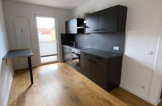 Wohnung mieten in Heynestrasse 23, 90443 Steinbühl, Helle kernsanierte 2Zi Altbau Wohnung top Ausstattung/Küche/Balkon/Parkett/Bad neu/elektr. Rolläden