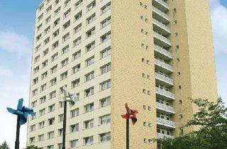 Wohnung mieten in Sandkrug 34, 24143 Gaarden-Ost, Wohnen mit Weitblick - Schöne 2-Zimmer Wohnung in der 15. Etage