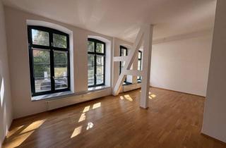 Wohnung mieten in Burgstraße, 19055 Altstadt, Lebendiger Wohnraum in Schwerin: 3-Zimmer-Wohnung in zentraler Lage