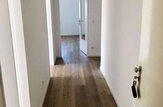 Wohnung mieten in Blumenweg, 61476 Kronberg, Saniere 3 Zimmerwohnung im EG mit Terrasse