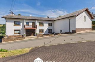 Haus kaufen in 54675 Utscheid, Utscheid: Großzügiges Haus mit Nebengebäuden und Baugrundstück in sonniger Ortsrandlage !